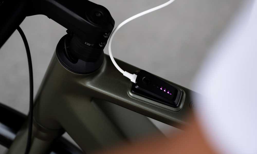 241120_F_WEB_FirmwareUpdate_Hero_DT.jpg